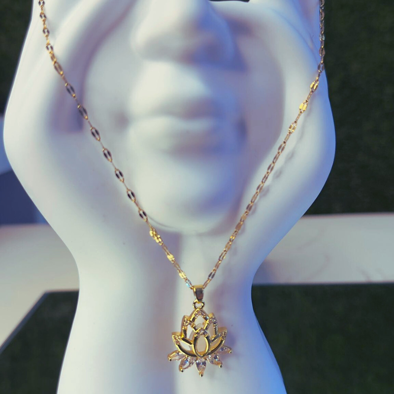 Colar Aço Inoxidável Flor de Lótus com Zircónias